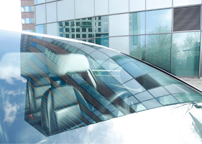 παρμπίζ αυτοκινήτου και κάμερα ADAS