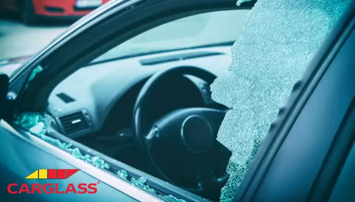 σπασμενο τζαμι αυτοκινητου